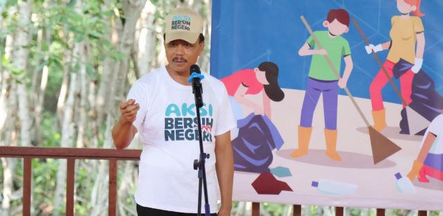 Ikuti Aksi Bersih Negeri Sekda Dewa Indra Harap Budaya Bersih Terus