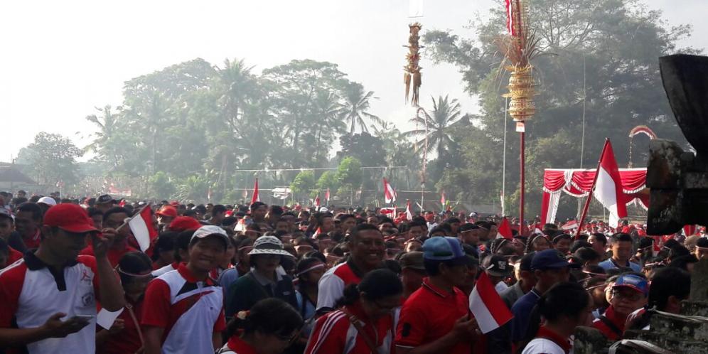 Ribuan Warga Susut Ikuti Gerak Jalan Santai