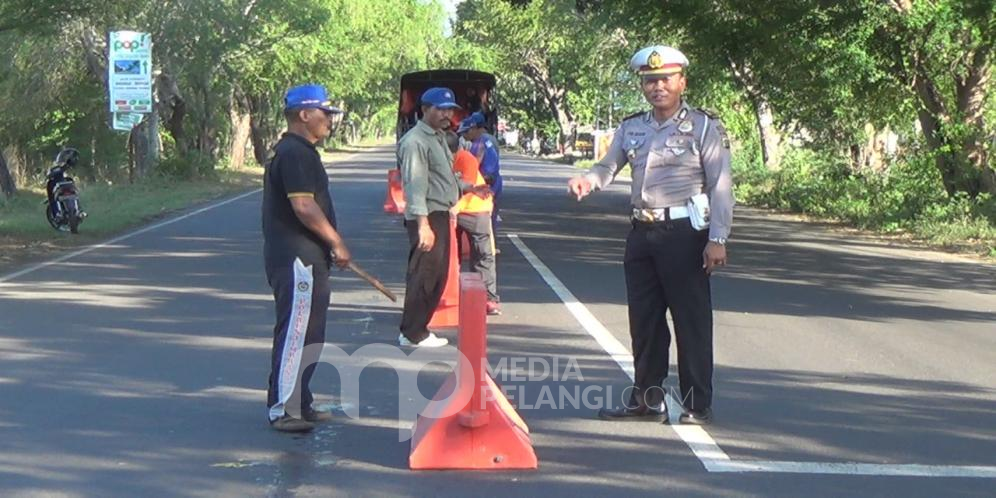 Antisipasi Kemacetan Arus Mudik, Sat Lantas Polres Jembrana Pasang Water Barrier