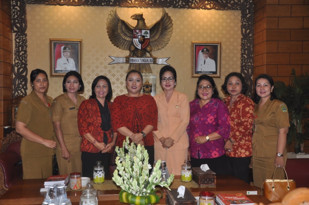 Bupati Eka Terima Audensi DWP.  Akan Jadi Pembicara Seminar Nasional DWP Tahun 2017.