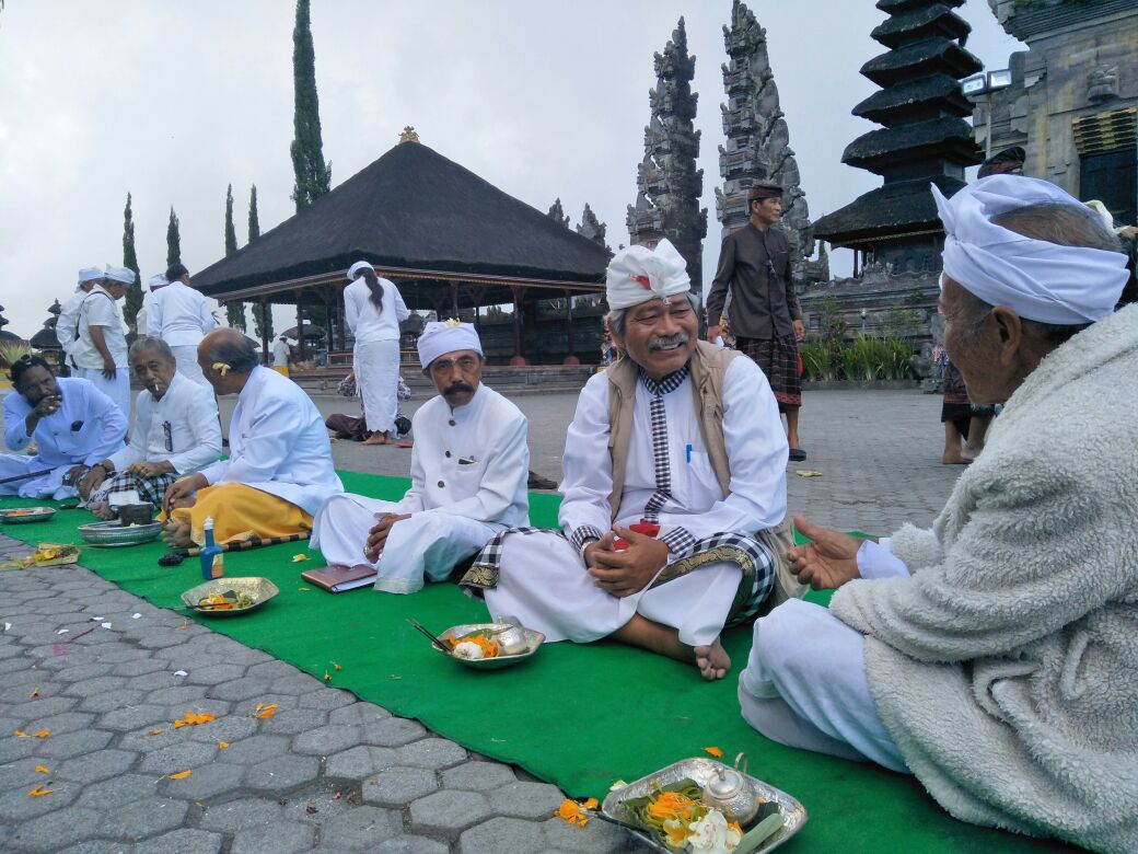 Mohon Keselamatan Bencana Gunung Api Agung, Sulinggih Se Bali Gelar Paruman