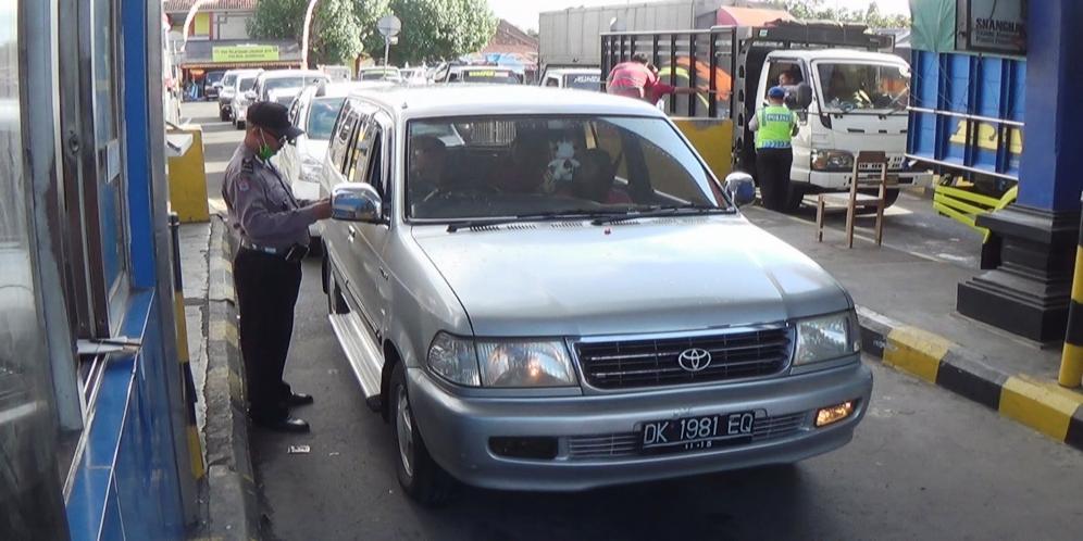 POLRES JEMBRANA PERKETAT PEMERIKSAAN DIPELABUHAN GILIMANUK