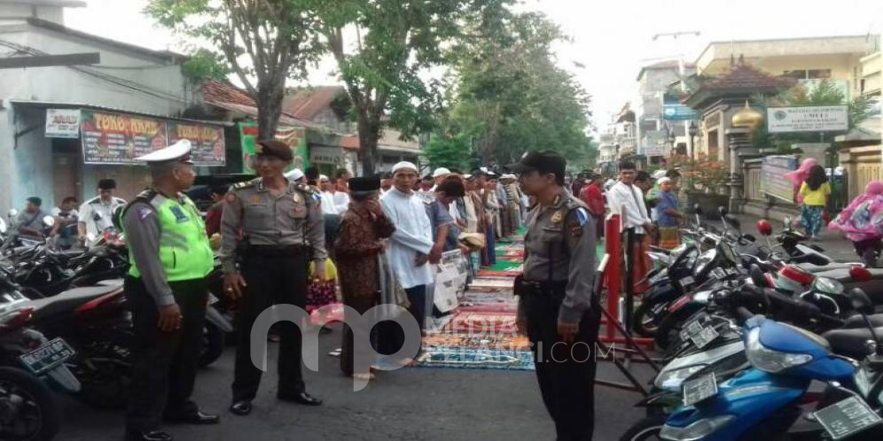 Polres Buleleng Bantu Pengamanan Sholat Id Hari Raya Idul Fitri 1438 H