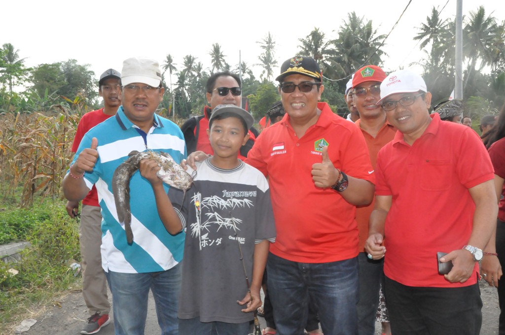 Wabup Sanjaya Buka Lomba Mancing Sekha Rare Angon Banjar Bale Agung