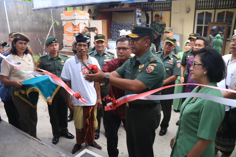 Hargai Jasa Para Pejuang, Kodam IX Udayana Rehab Rumah Veteran