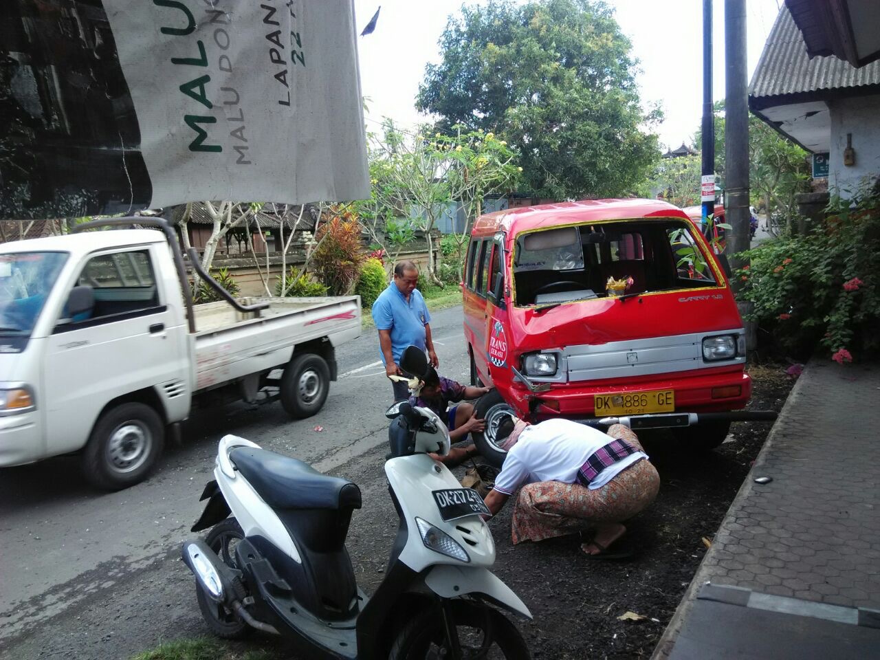 Adu Jangkrik Dengan Trans Serasi, Anak Dewan Dilarikan ke Rumah Sakit