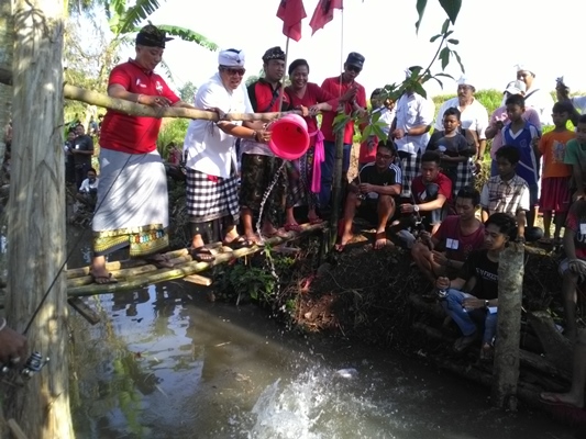 Wabup Sanjaya Buka Lomba Mancing STT Dharma Satwika Bongan Gede