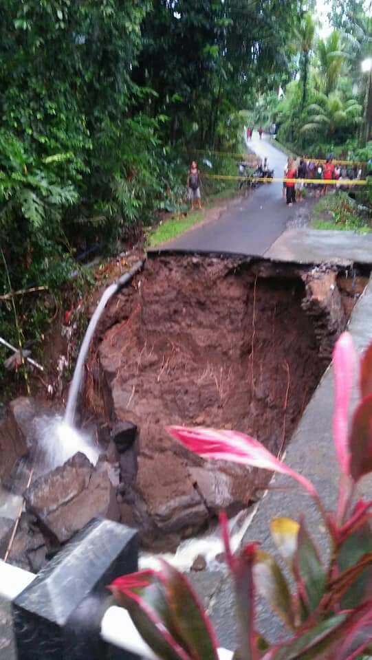 Hujan Deras,Jalan Penghubung Desa Jebol