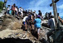 Bangunan Merajan Longsor, Timpa Kandang Babi