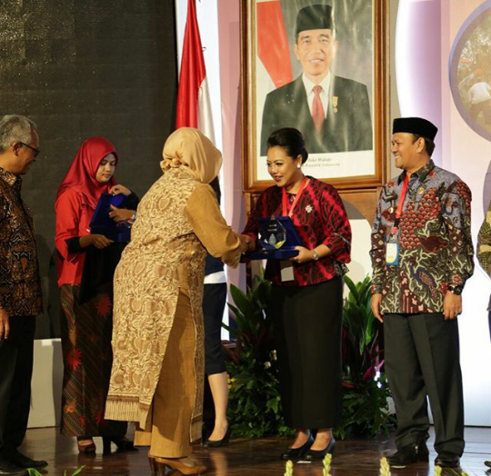 Bupati Eka Ulang Tahun: Terima Penghargaan Hingga Berbagi Tali Kasih