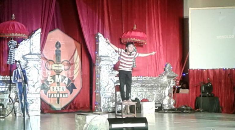 Teror, Trik dan Kursi Dalam Festival 100 Monolog Putu Wijaya di Tabanan 6 Monolo Arum 2 Teror, Trik dan Kursi Dalam Festival 100 Monolog Putu Wijaya di Tabanan