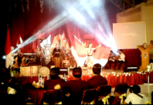 Teror, Trik dan Kursi Dalam Festival 100 Monolog Putu Wijaya di Tabanan