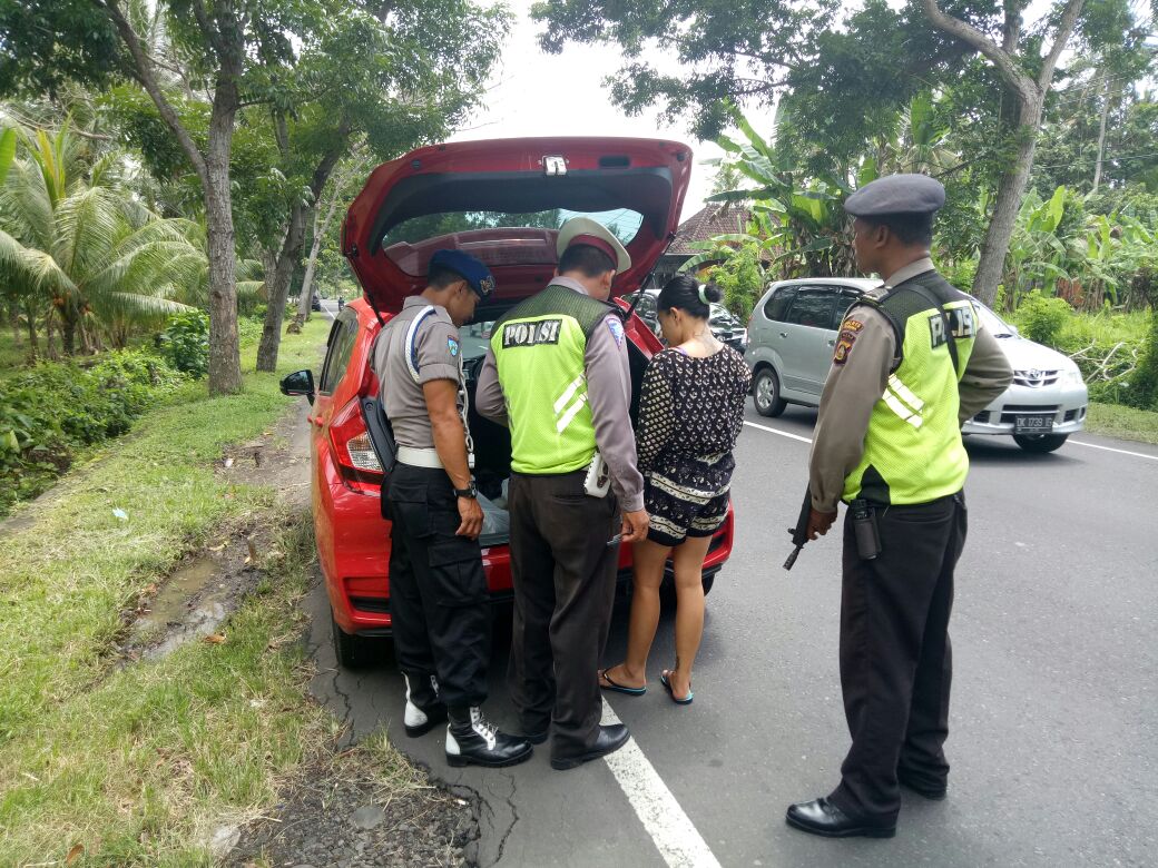 Gelar Cipkon, Polsek Pekutatan Sasar Senpi dan Sajam