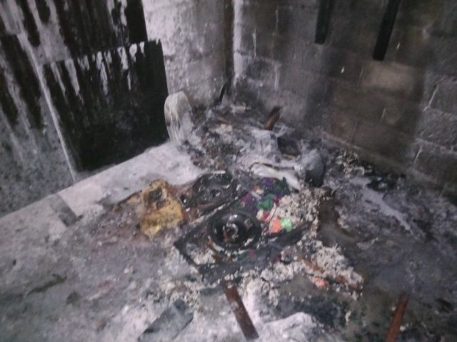 Dipicu Percikan Api dari Kulkas Gudang Kayu Nyaris Dilalap Si Jago Merah