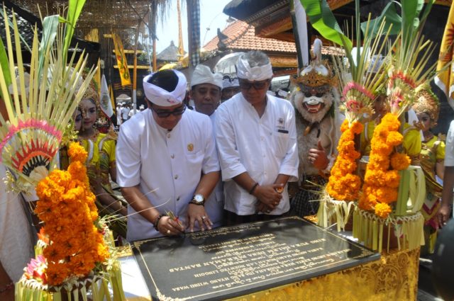 Wabup Sanjaya Hadiri Ngenteg Linggih di Pura Dalem Bantas  dan Pura Balai  Banjar Wani Gadungan