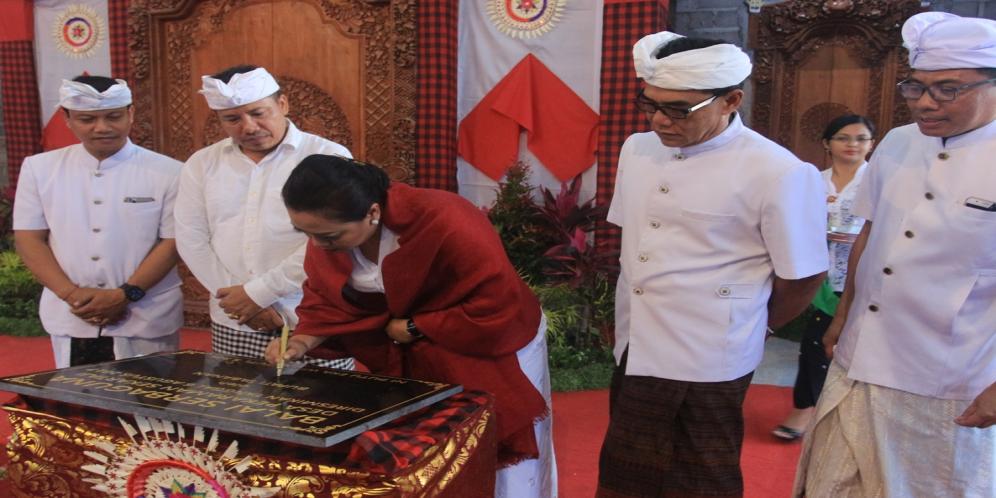 Bupati Tabanan Ni Putu Eka Wiryastuti Apresiasi kekompakan masyarakat Desa Adat Sekartaji