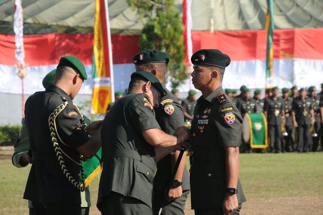 Sinergitas TNI-Polri Dalam Sertijab Danyonif Raider 900/SBW