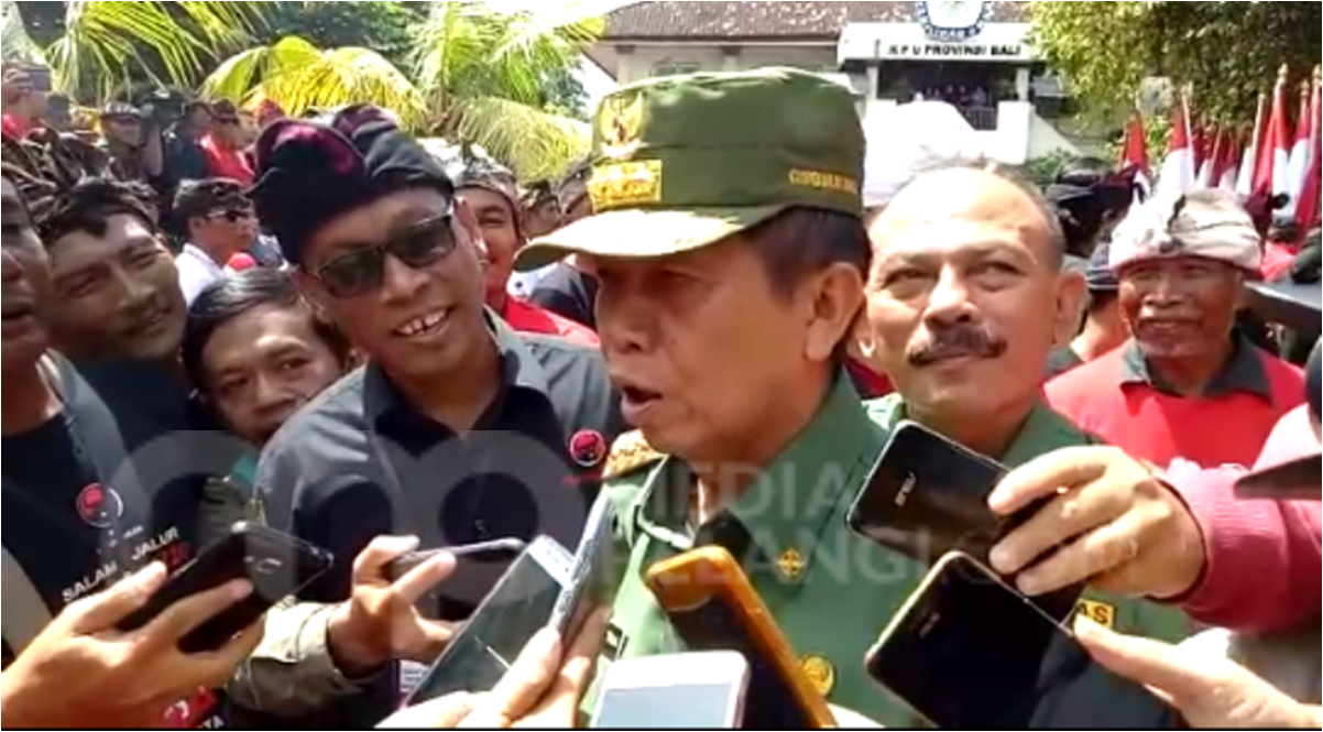 Bikin Kejutan, Gubernur Pastika Hadir Saat Pendaftaran KBS-ACE di KPU Bali