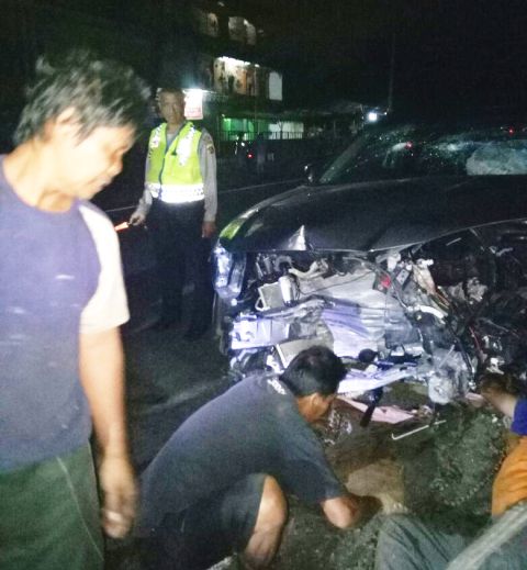 Diduga Mabuk, Tabrak Beton Pembatas Jembatan