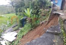 Tebing Longsor Tutupi Akses Jalan, 12 KK Terisolasi