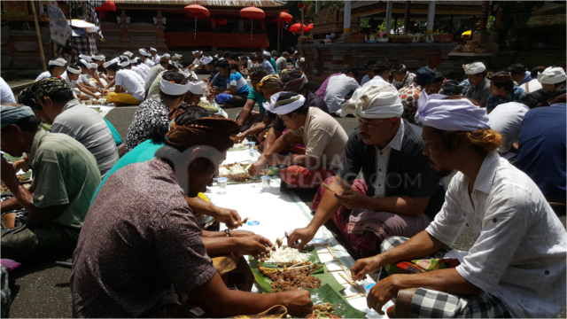 Megibung, Tradisi Makan Bersama Warga Desa Pakraman Pakuseba