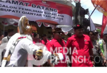 Ribuan Massa Pedukung Paket AMAN Antar Daftar Ke KPU Gianyar