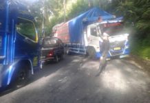 Tak Kuat Menanjak, Truk Mogok di Jalur Kintamani-Singaraja
