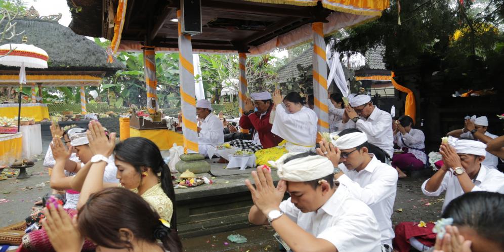 Wabup Sanjaya Sembahyangan Bersama di Pura Luhur Rambut Sedhana