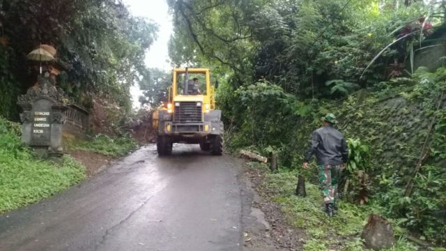 Diguyur Hujan Lebat, Bangli Dikepung Tanah Longsor