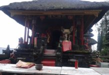 Masuk Areal Konco Batur, Wajib Kenakan Adat Bali