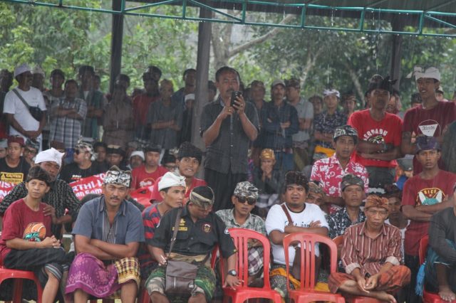 Mantab Jiwa! Dibawah Guyuran Hujan Warga Karagasem Setia Dukung Koster-Ace