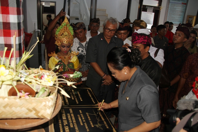 Bupati Eka Resmikan Kantor Desa Gadungan, Berikan yang Terbaik dalam Membangun Desa