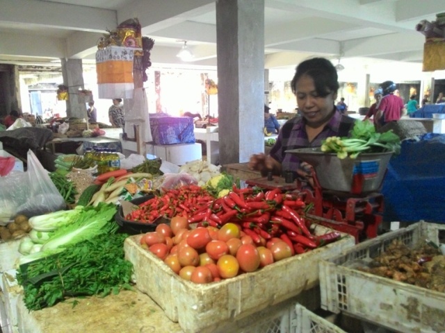 Harga Cabai Melonjak di Pasar Kidul Bangli