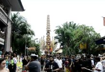 Ribuan Warga Ikuti Prosesi Pelebon Istri Raja Ubud