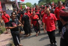Terlahir dari Keluarga Miskin Koster Tak Surut Ngayah Untuk Bali