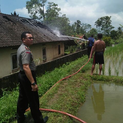 Siang Bolong, 1 Rumah  Terbakar di Mangesta