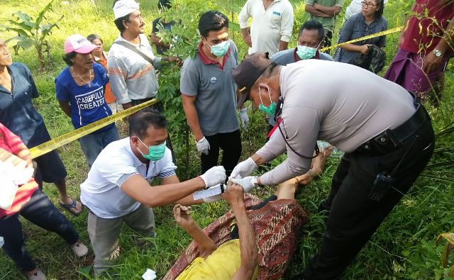 Kakek Santra Ditemukan Tewas di Kebun Tetangga