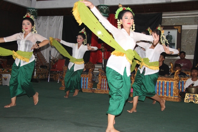 Tari Rejang Ratu Segara Garapan Bupati Eka, Gelar Latihan Perdana di Tegeh