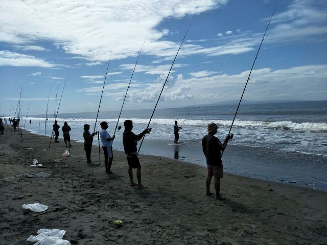 Mancing di Laut, Aktivitas Seru Mengisi Libur Panjang