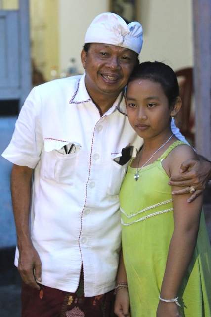 Nangis, Keinginan Bocah Ini Berfoto Bersama Koster Akhirnya Terwujud