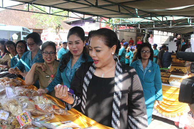 Pencanangan BBGRM dan Peringatan HKG PKK di Tabanan