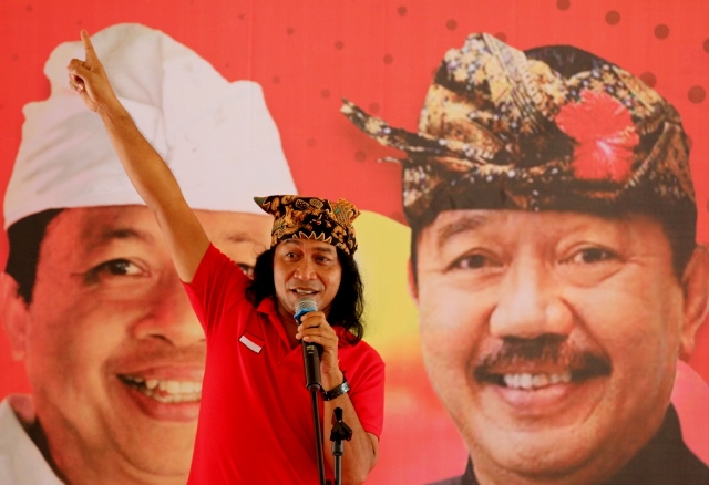 Ketua Ikawangi  Dewata : Orang Pinter, Memilih Koster