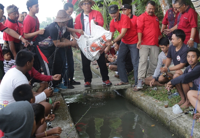 Wabup Sanjaya Meriahkan Lomba Mancing Air Deras Penarukan