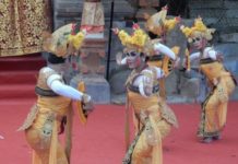 Penari Legong Klasik Pria Desa Sading