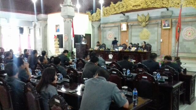 Rapat Paripurna ke-8 Tahun Sidang 2018, Bupati Eka Sampaikan 4 Buah Ranperda