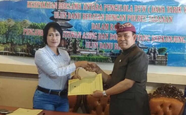 Jaga Kenyamanan dan Keamanan Wisatawan, DTW Ulun Danu Beratan MoU dengan Polres Tabanan