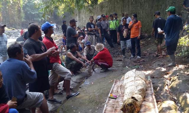 Hilang dari Rumah, Niang Tunjung Ditemukan Mengambang di Sungai Yeh Empas