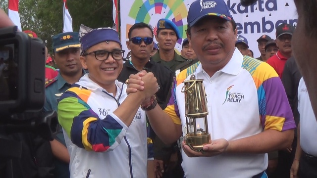 Disambut Tarian Makepung, Api Obor Asian Games 2018 Tiba di Bali