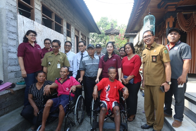 Gandeng BPD Bali, K3S Tabanan Serahkan 30 Kursi Roda Untuk Penyandang Disabilitas