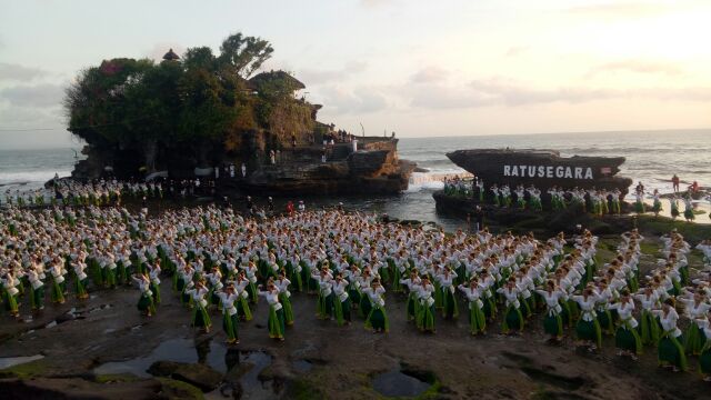 Tari Rejang Sandat Ratu Segara “Ngajegang Jagat”